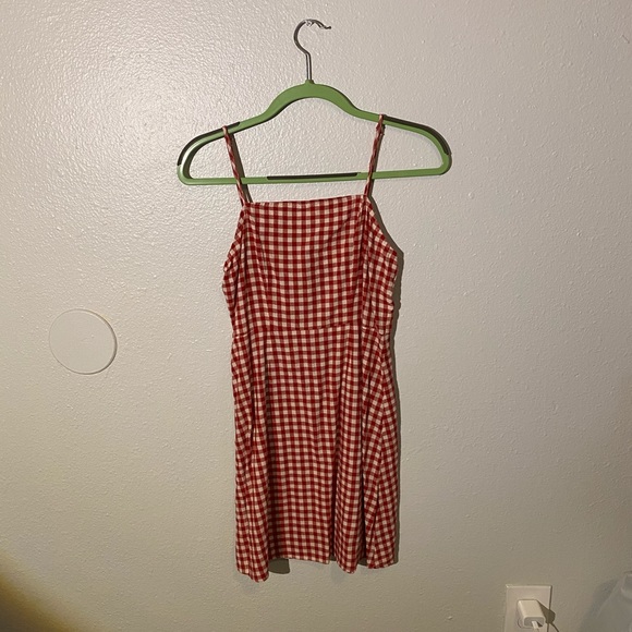 Red and white dress - Picture 1 of 3